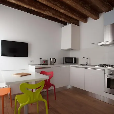 The Lion'S House Apt1 Venice Room photo