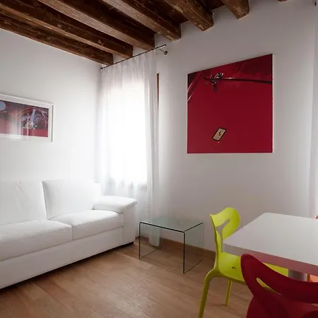 The Lion'S House Apt1 Venice Room photo