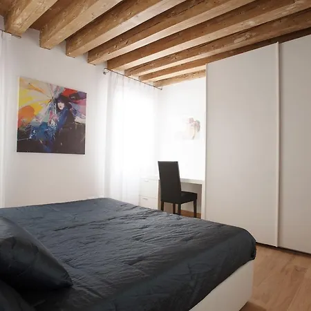 The Lion'S House Apt1 Venice Room photo